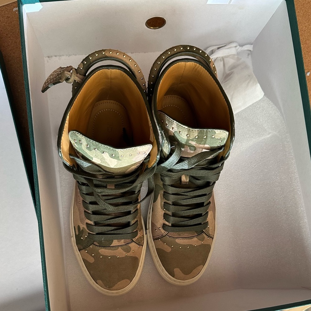 BUSCEMI Camo sneakers with gold lock